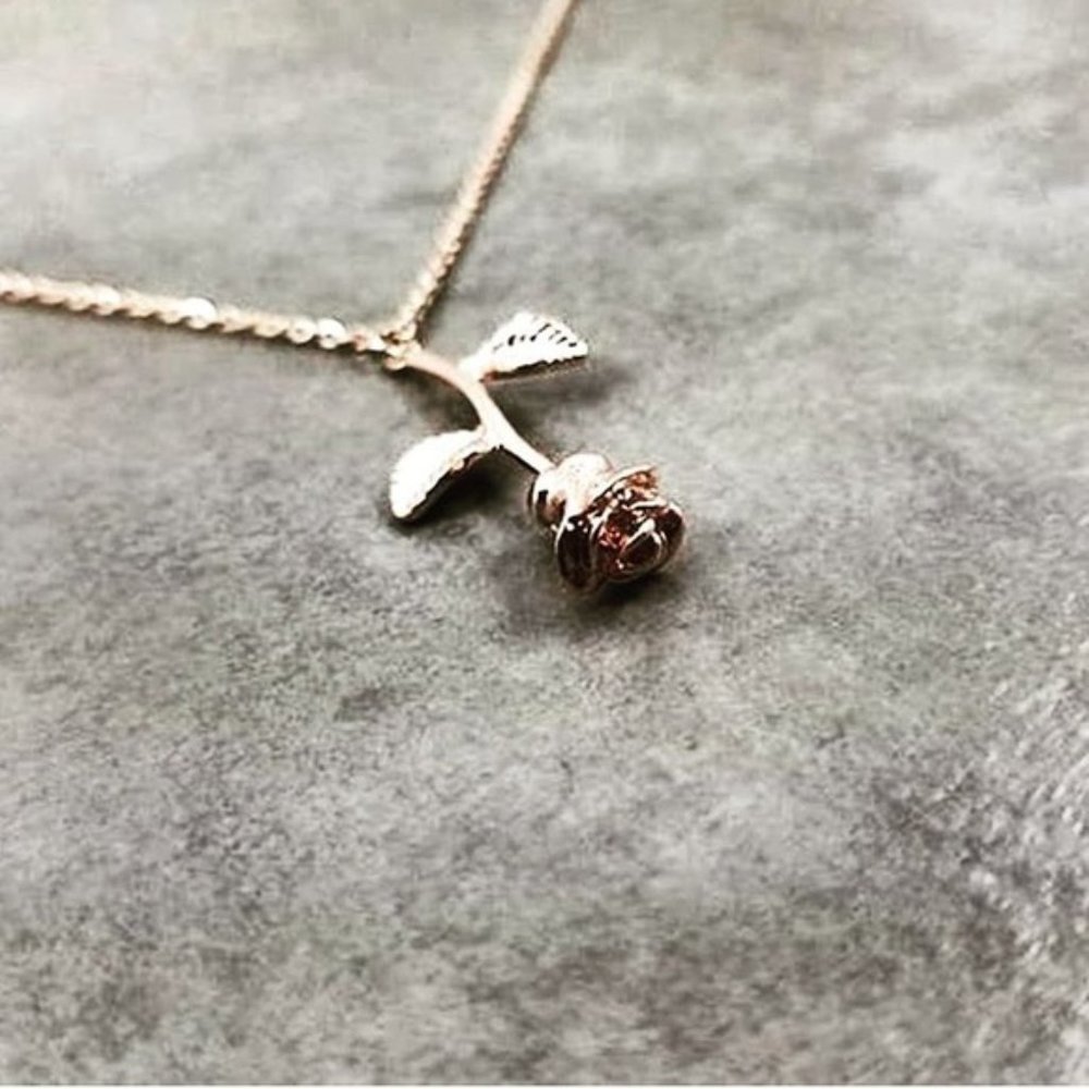 Gold Rose Necklace - Picture 4 of 7